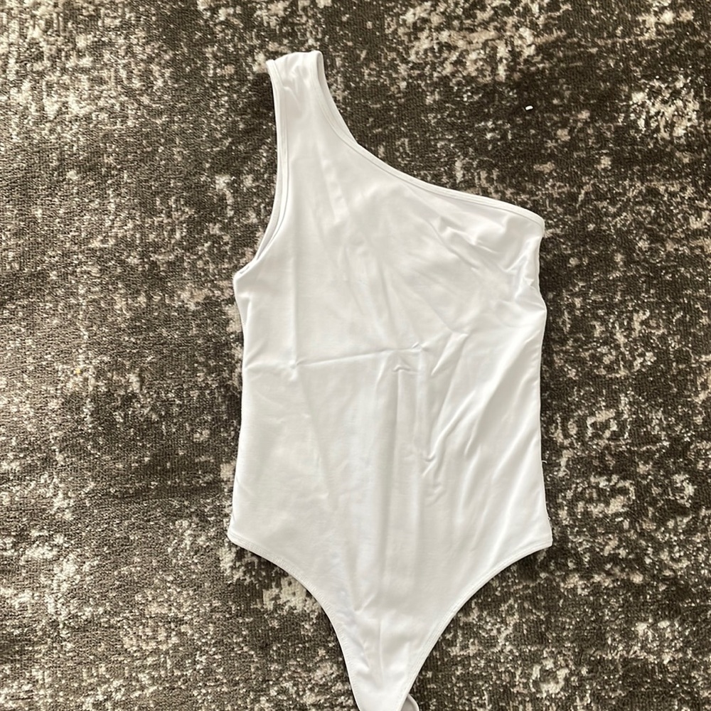 Abercrombie seamless one shoulder bodysuit. Never worn